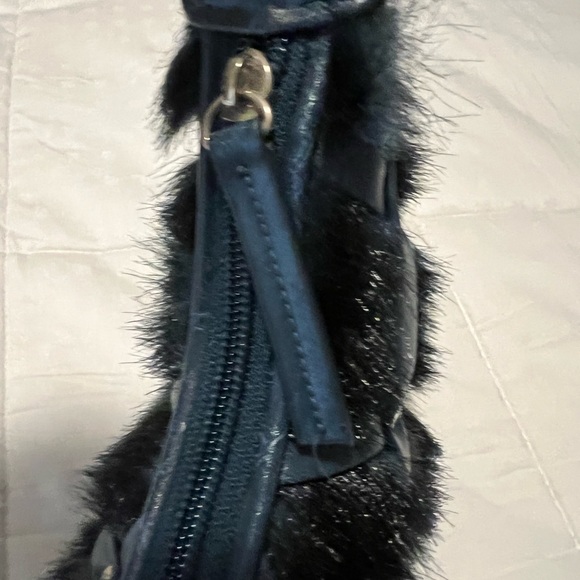 Matt & Nat fluffy blue purse, shoulder bag. - Picture 5 of 11